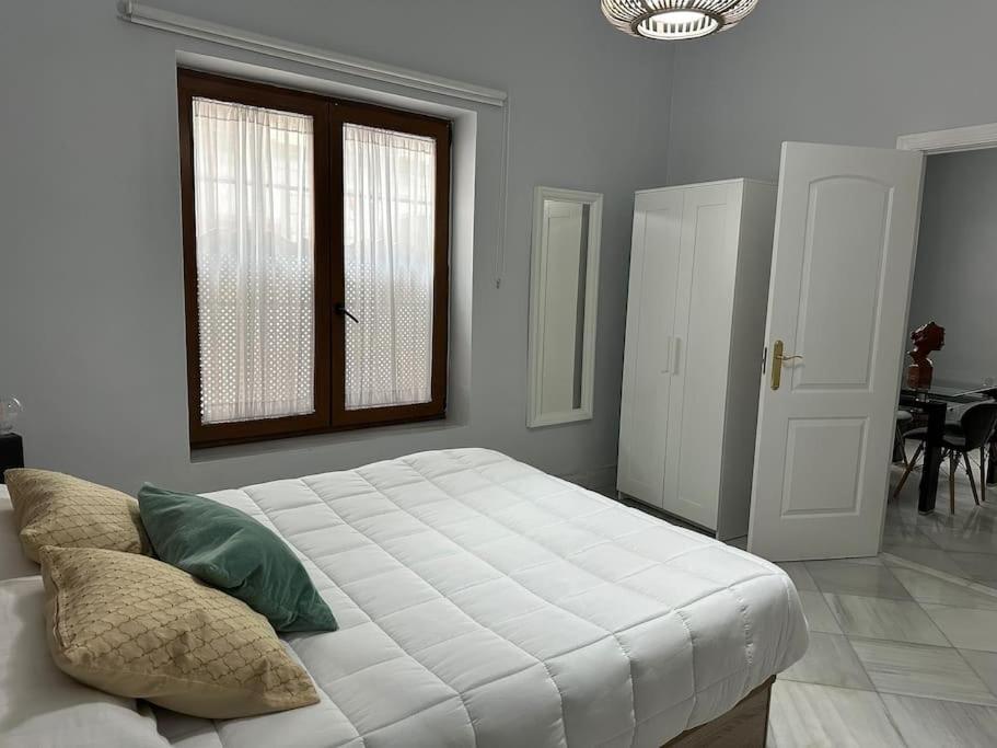 Riverwalk Suites - Puente Triana Sevilla Exterior foto